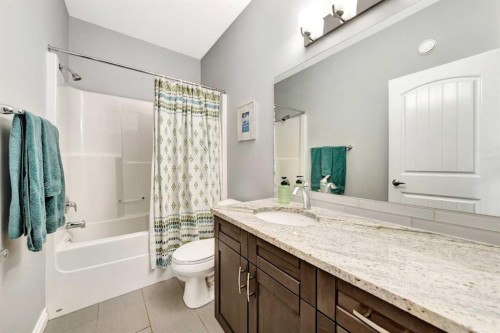 2008 61 Avenue, Lloydminster, AB - Indoor Photo Showing Bathroom