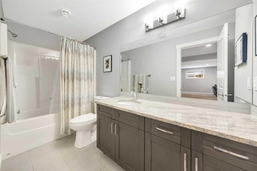 2008 61 Avenue, Lloydminster, AB - Indoor Photo Showing Bathroom