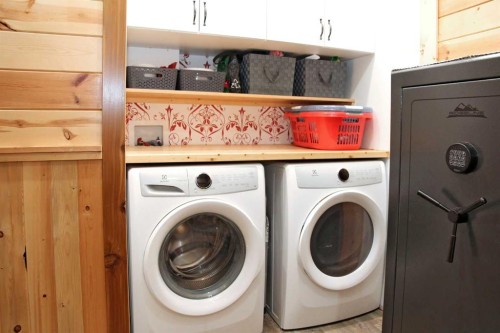 1028 Birch Place, Turtle Lake, SK - Indoor Photo Showing Laundry Room