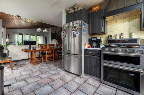 30230 Sk-303, Rural, SK - Indoor Photo Showing Kitchen