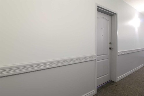 310B-5101 18 Street, Lloydminster, AB - Indoor Photo Showing Other Room