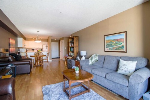 310B-5101 18 Street, Lloydminster, AB - Indoor Photo Showing Living Room