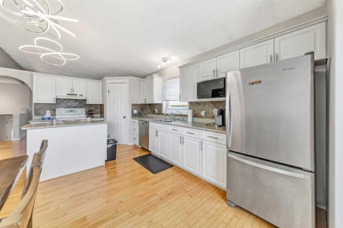 2307 57B Avenue, Lloydminster, AB - Indoor Photo Showing Kitchen