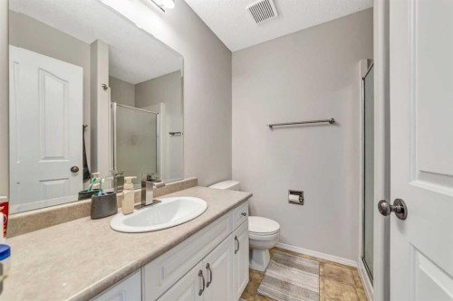 2307 57B Avenue, Lloydminster, AB - Indoor Photo Showing Bathroom