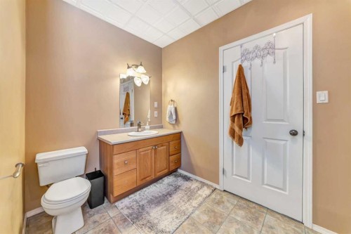 2307 57B Avenue, Lloydminster, AB - Indoor Photo Showing Bathroom
