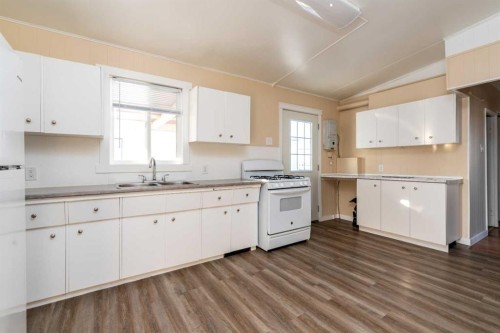 17-5308 57 Street, Lloydminster, AB 