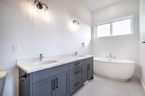 6017 13 Street, Lloydminster, AB - Indoor Photo Showing Bathroom