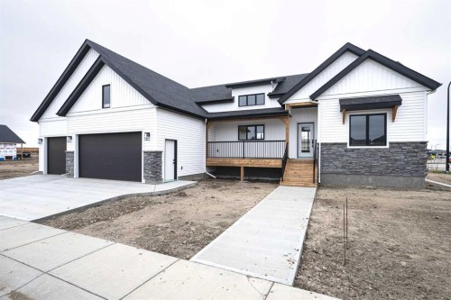 6017 13 Street, Lloydminster, AB - Outdoor