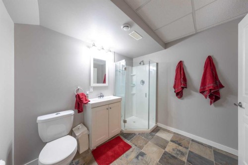 605 2 Street East, Maidstone, SK - Indoor Photo Showing Bathroom