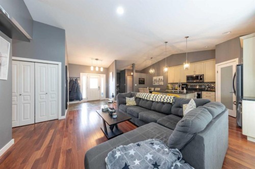 605 2 Street East, Maidstone, SK - Indoor Photo Showing Living Room
