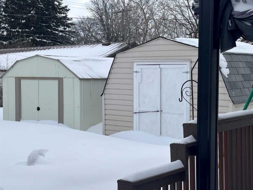 5015 53 St, Mannville, AB - Outdoor With Exterior