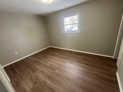 5015 53 St, Mannville, AB - Indoor Photo Showing Other Room