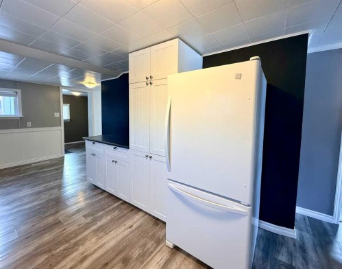 1033 16 Avenue, Wainwright, AB - Indoor