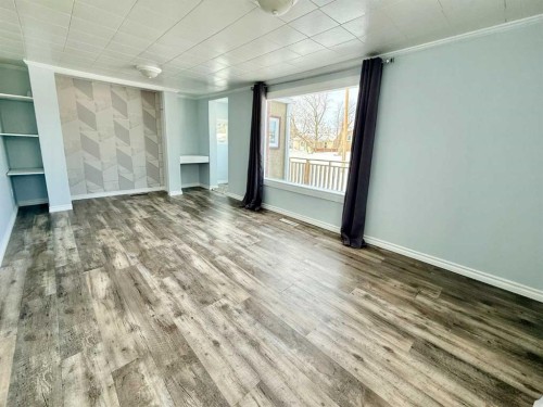 1033 16 Avenue, Wainwright, AB - Indoor Photo Showing Other Room