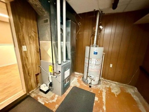 1033 16 Avenue, Wainwright, AB - Indoor Photo Showing Basement