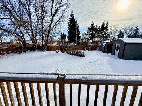 1033 16 Avenue, Wainwright, AB - Outdoor