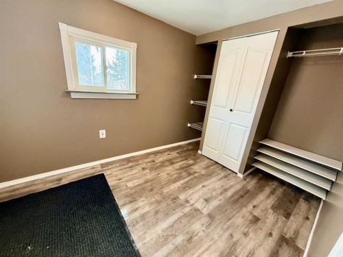 1033 16 Avenue, Wainwright, AB - Indoor Photo Showing Other Room