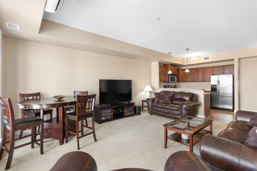 319-4102 69, Lloydminster, AB - Indoor Photo Showing Living Room