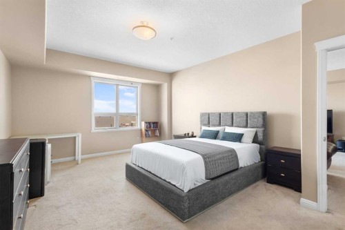319-4102 69, Lloydminster, AB - Indoor Photo Showing Bedroom