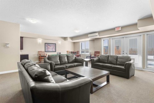 319-4102 69, Lloydminster, AB - Indoor Photo Showing Living Room