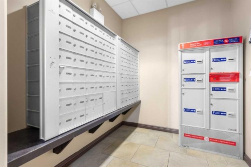 319-4102 69, Lloydminster, AB - Indoor Photo Showing Other Room