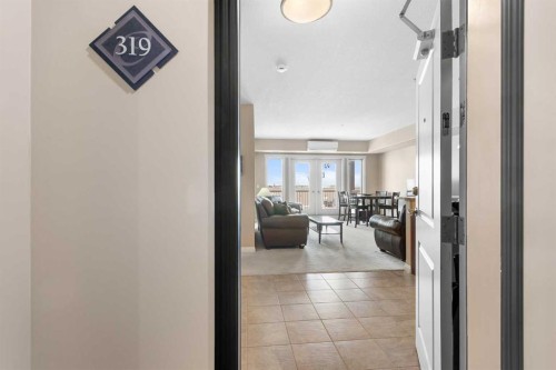 319-4102 69, Lloydminster, AB - Indoor Photo Showing Other Room