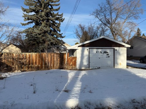 713 6 Avenue, Wainwright, AB - Outdoor