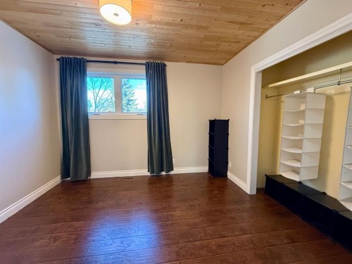 713 6 Avenue, Wainwright, AB - Indoor Photo Showing Other Room