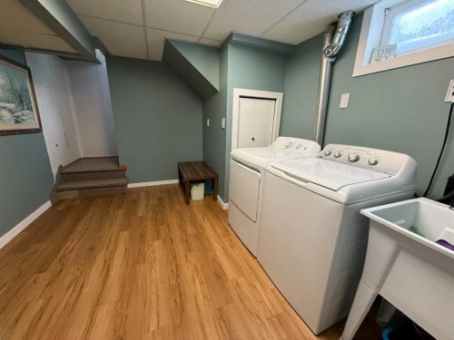 4606 50 Avenue, Vermilion, AB - Indoor Photo Showing Laundry Room