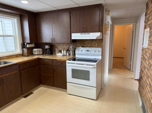 4606 50 Avenue, Vermilion, AB - Indoor Photo Showing Kitchen
