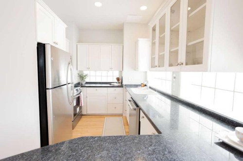 737 8 Avenue, Wainwright, AB - Indoor Photo Showing Kitchen