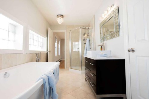 737 8 Avenue, Wainwright, AB - Indoor Photo Showing Laundry Room