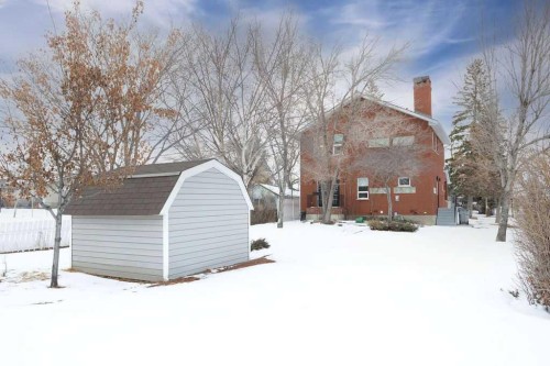 737 8 Avenue, Wainwright, AB - Outdoor