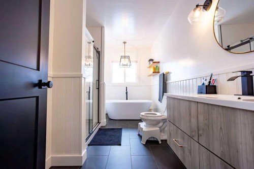 638 9 Avenue, Wainwright, AB - Indoor Photo Showing Bathroom