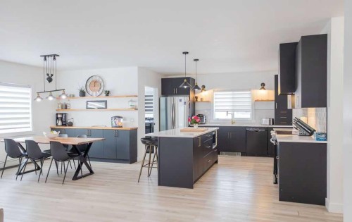 638 9 Avenue, Wainwright, AB - Indoor Photo Showing Kitchen With Upgraded Kitchen