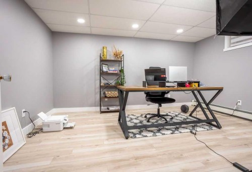 638 9 Avenue, Wainwright, AB - Indoor Photo Showing Office