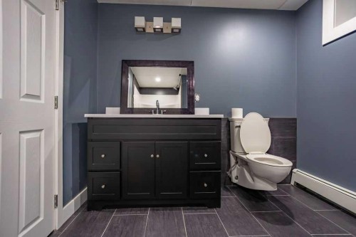 638 9 Avenue, Wainwright, AB - Indoor Photo Showing Bathroom