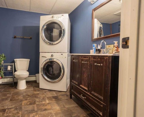 638 9 Avenue, Wainwright, AB - Indoor Photo Showing Laundry Room