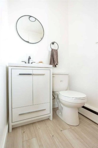 638 9 Avenue, Wainwright, AB - Indoor Photo Showing Bathroom