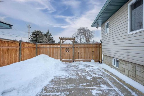 638 9 Avenue, Wainwright, AB - Outdoor With Exterior