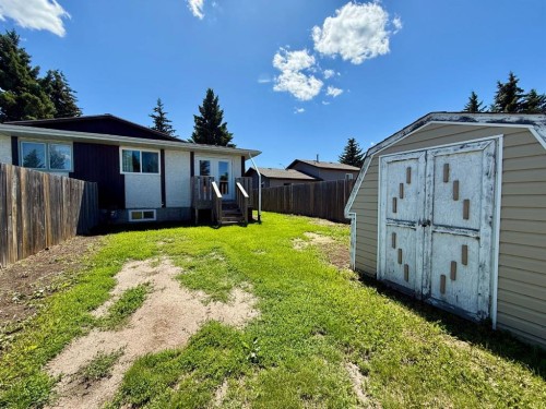 1638 5A Avenue, Wainwright, AB - Outdoor