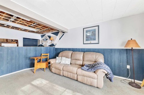 220 1 Avenue East, Maidstone, SK - Indoor