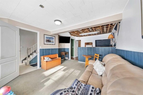 220 1 Avenue East, Maidstone, SK - Indoor