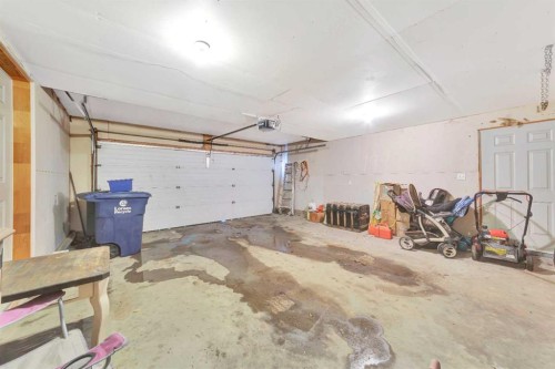 220 1 Avenue East, Maidstone, SK - Indoor Photo Showing Garage