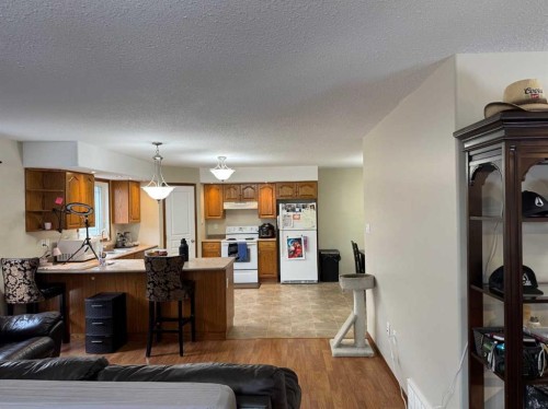 2608B 11 Avenue, Wainwright, AB - Indoor