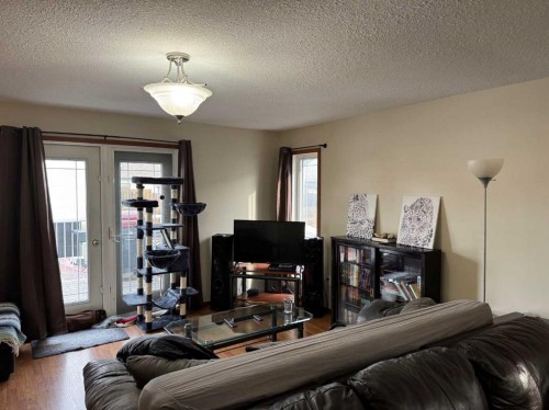 2608B 11 Avenue, Wainwright, AB - Indoor