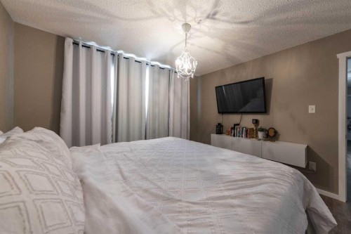 3004 48 Avenue, Lloydminster, SK - Indoor Photo Showing Bedroom