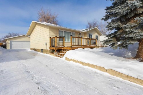 3004 48 Avenue, Lloydminster, SK - Outdoor