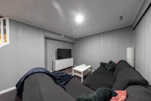 3004 48 Avenue, Lloydminster, SK - Indoor