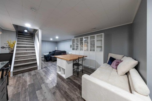 3004 48 Avenue, Lloydminster, SK - Indoor